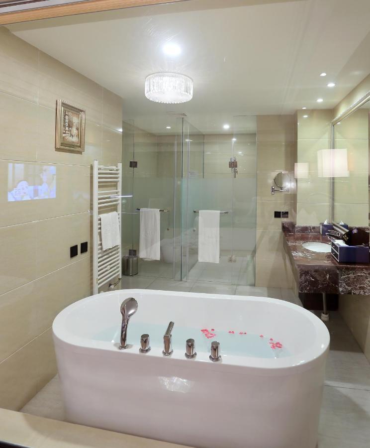 Chengdu Zhengyuan Xiyue Hotel ภายนอก รูปภาพ